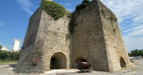 deux fours à chaux en pierre