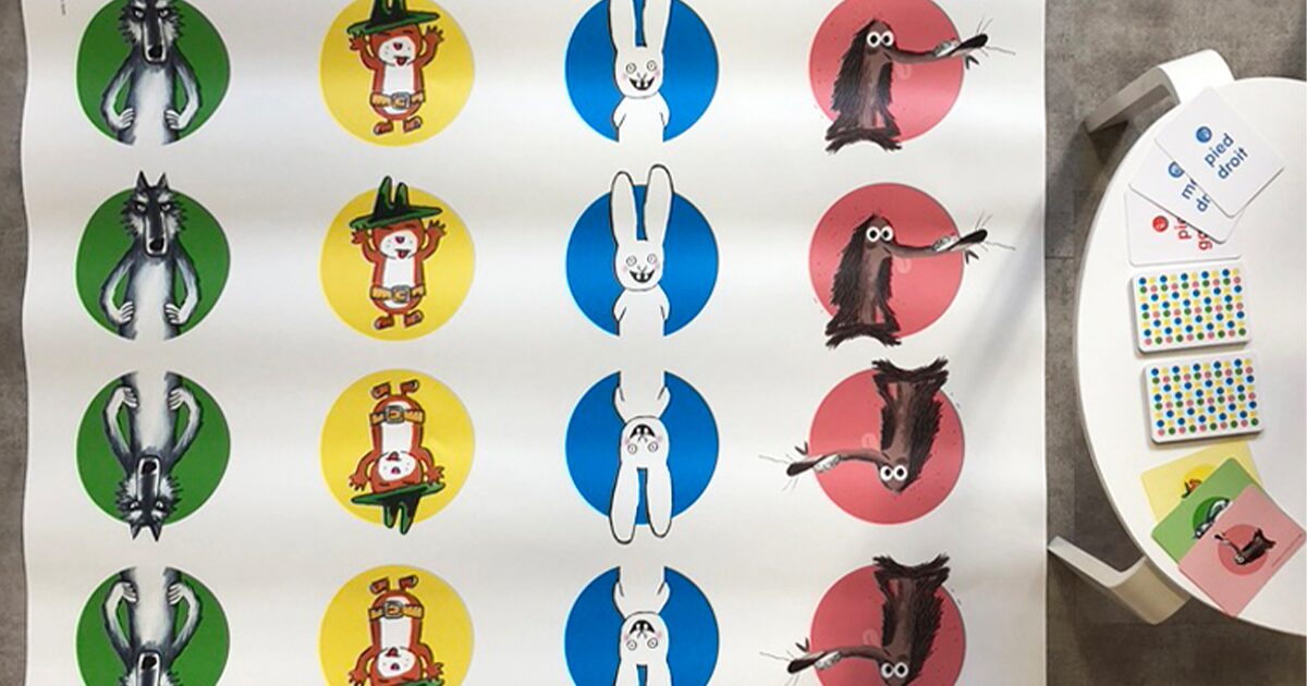 jeu Twister avec ronds verts, bleus, jaunes et rouges