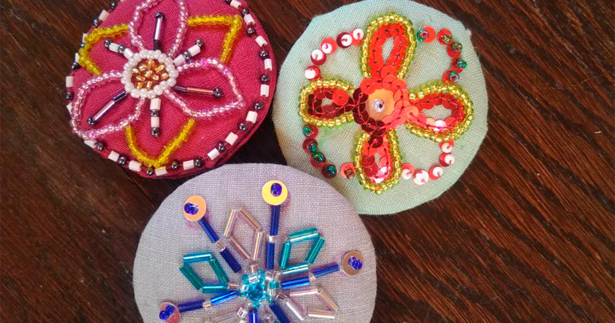 Broches rondes en perle faites main